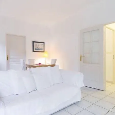 St Jean Cap Ferrat Elegant Escape Loggia Walk To Sea アパート サンジャン・カップ・フェラ